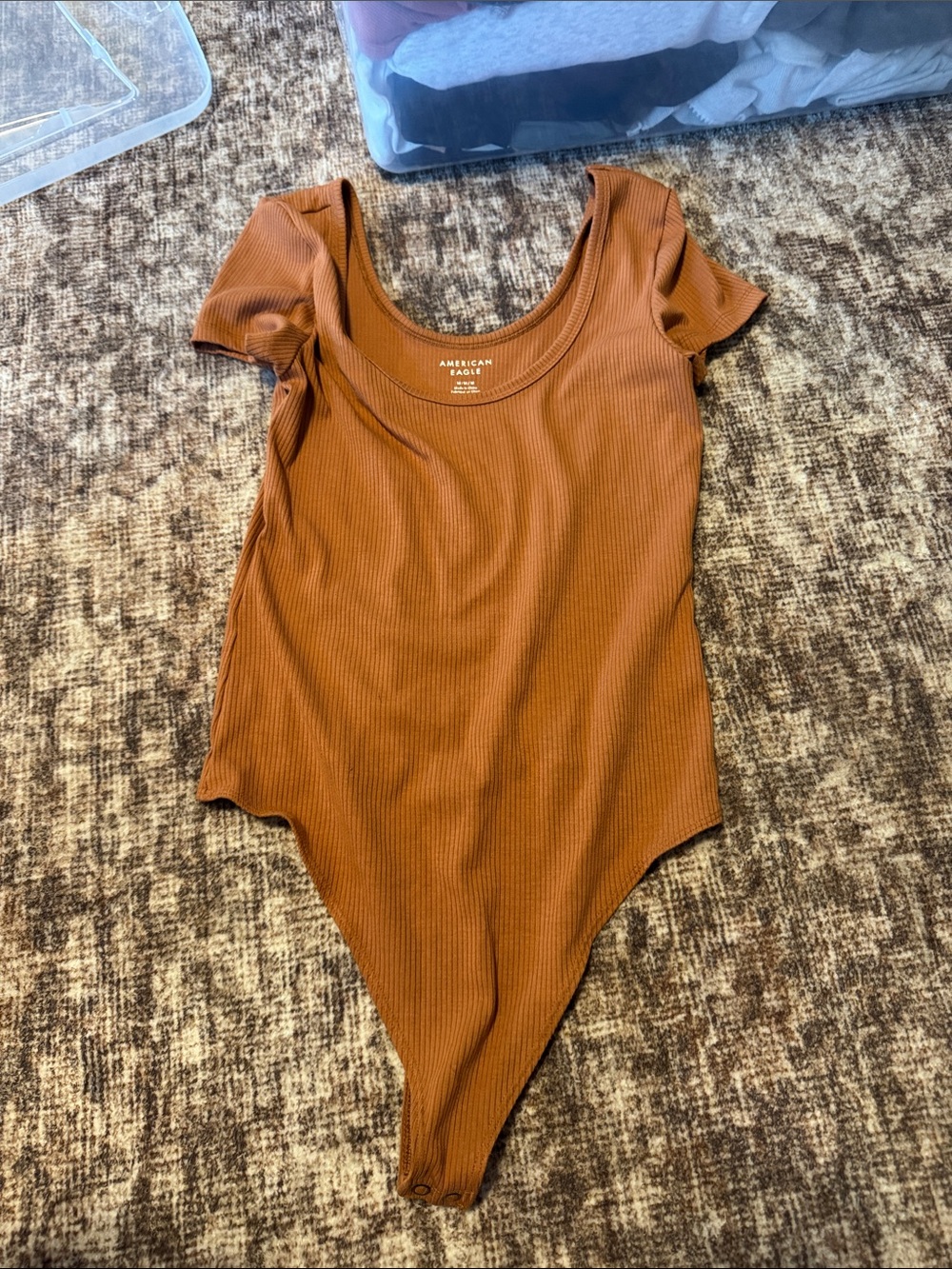 American Eagle Outfitters Ribbed Scoop-Neck Bodysuit - Rust Brown